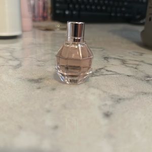 Flowerbomb perfume